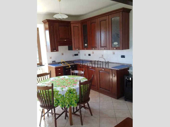 Trilocale in Affitto a Carasco, 520&euro;, 70 m², arredato