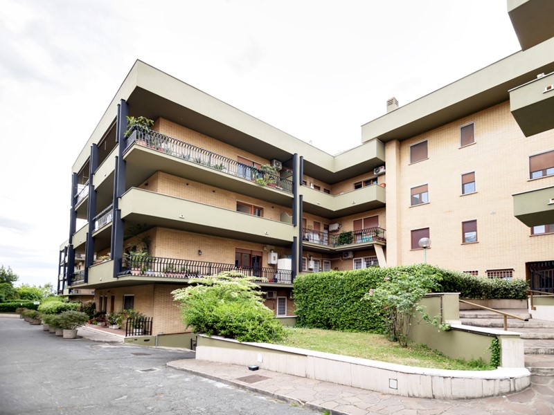 Quadrilocale in Vendita a Roma, 420'000&euro;, 119 m², con Box