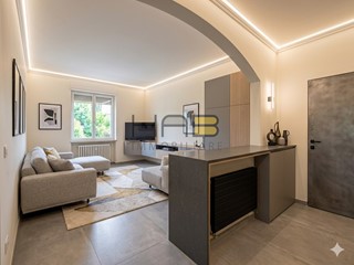 Trilocale in Vendita a Busto Arsizio, 140'000&euro;, 95 m², con Box