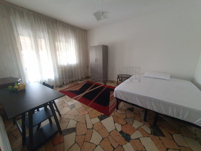 Quadrilocale in Affitto a Padova, zona Ss.TrinitÃ, 1'250&euro;, 90 m², arredato