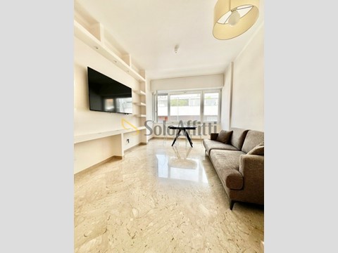 Trilocale in Affitto a Bari, zona Murat, 1'250&euro;, 80 m², arredato