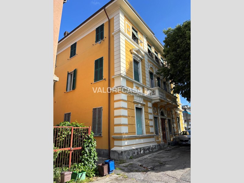 Quadrilocale in Vendita a Carrara, zona Stadio, 139'000&euro;, 70 m²