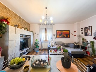 Quadrilocale in Vendita a Castelnuovo Magra, zona Molicciara, 142'000&euro;, 80 m²