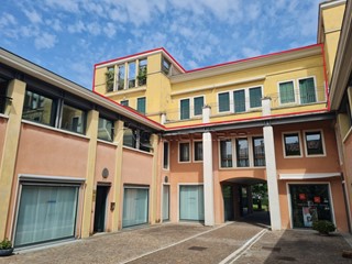 Appartamento in Vendita a Noventa Vicentina, 310'000&euro;, 220 m², con Box