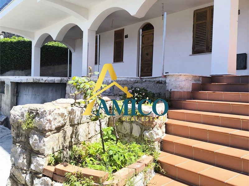 Quadrilocale in Vendita a Bagheria, 280'000&euro;, 100 m²