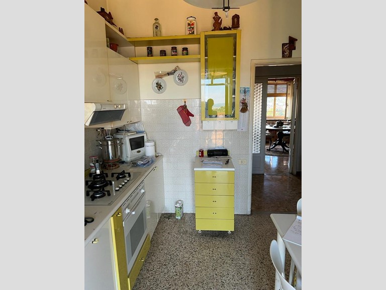 Appartamento in Vendita a Siena, 200'000&euro;, 81 m², con Box