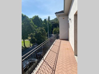 Appartamento in Vendita a Vicopisano, zona San Giovanni Alla Vena, 430'000&euro;, 360 m², con Box