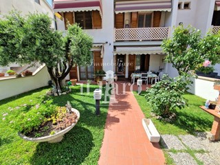 Quadrilocale in Vendita a Campi Bisenzio, 285'000&euro;, 90 m², arredato, con Box