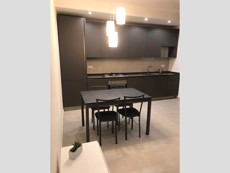 Monolocale in Affitto a Lucca, 800&euro;, 70 m², arredato