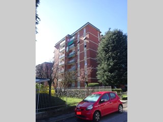 Trilocale in Vendita a Barlassina, 68'006&euro;, 89 m², con Box