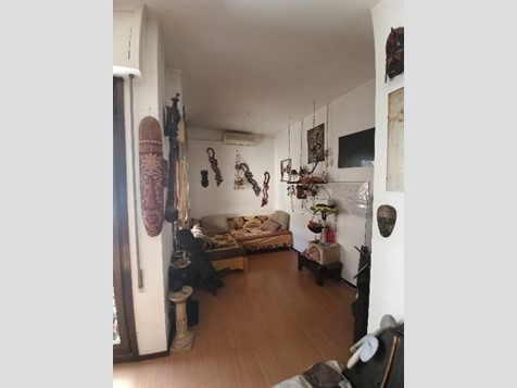 Trilocale in Vendita a Arcore, 99'000&euro;, 90 m², con Box