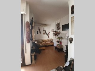 Trilocale in Vendita a Arcore, 99'000&euro;, 90 m², con Box
