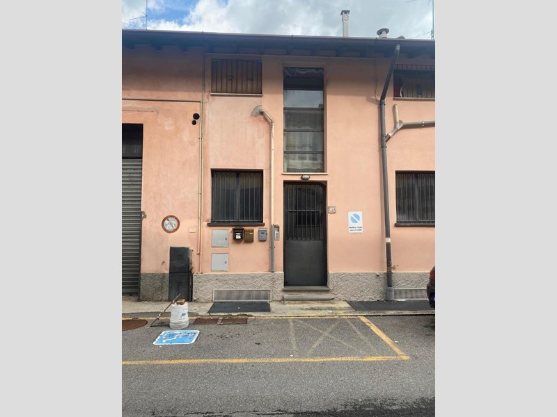 Quadrilocale in Vendita a Romano di Lombardia, 68'251&euro;, 136 m², con Box