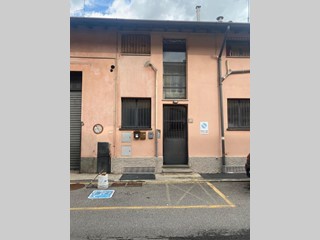 Quadrilocale in Vendita a Romano di Lombardia, 68'251&euro;, 136 m², con Box