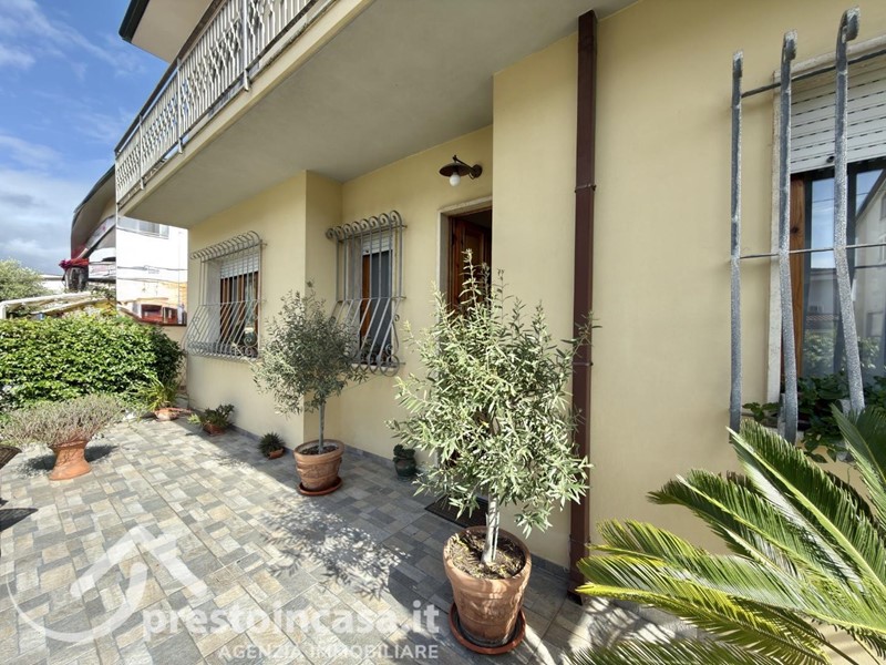 Quadrilocale in Vendita a Viareggio, 330'000&euro;, 99 m², arredato