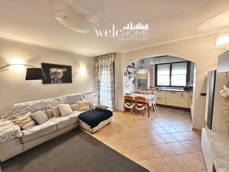 Trilocale in Vendita a Firenze, zona Peretola, 270'000&euro;, 76 m², con Box