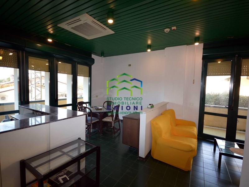 Appartamento in Vendita a Montignoso, zona Cinquale, 300'000&euro;, 82 m²