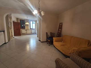 Bilocale in Vendita a Lucca, 250'000&euro;, 70 m², arredato