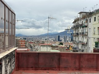 Appartamento in Vendita a Napoli, 178'000&euro;, 180 m²