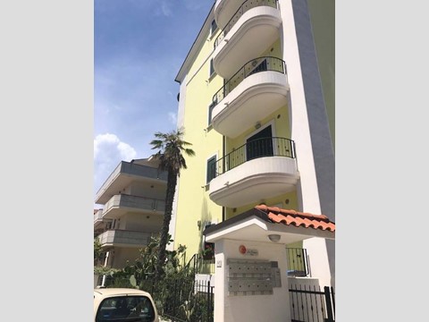 Trilocale in Affitto a Alba Adriatica, 550&euro;, 65 m²