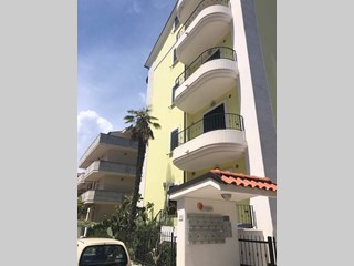 Trilocale in Affitto a Alba Adriatica, 550&euro;, 65 m²