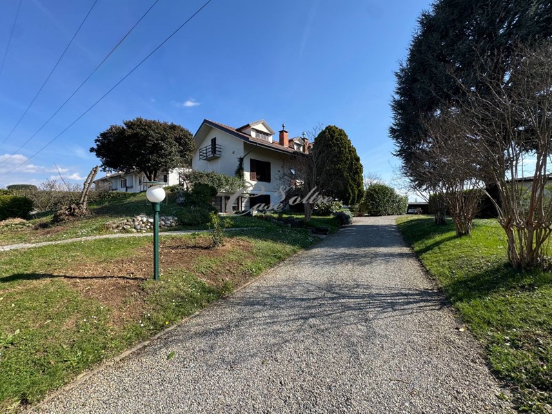 Trilocale in Affitto a Lentate sul Seveso, 950&euro;, 130 m²