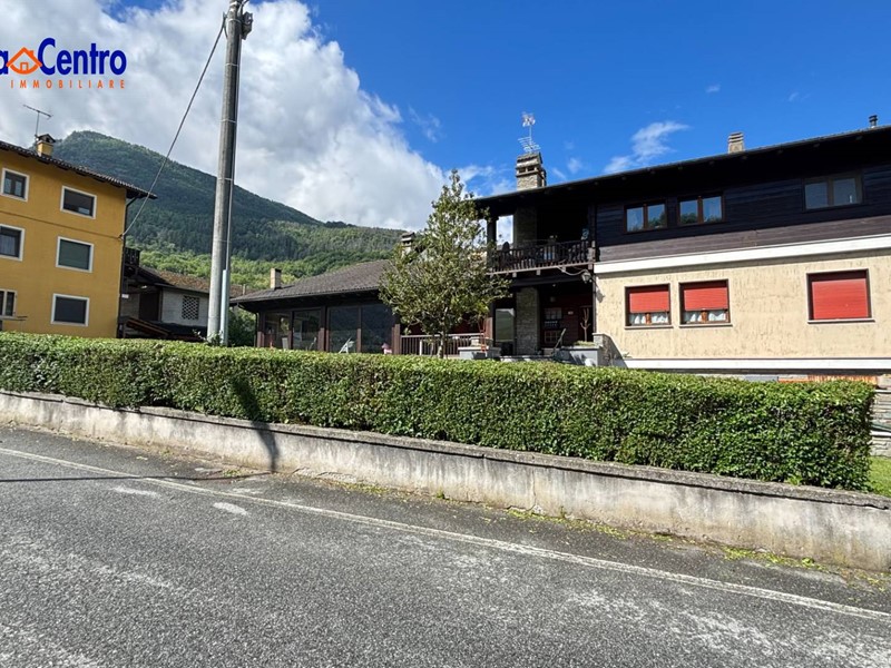 Trilocale in Vendita a Fènis, 92'000&euro;, 70 m²