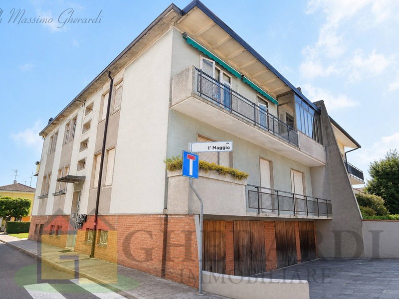 Appartamento in Vendita a Bondeno, 77'000&euro;, 130 m²