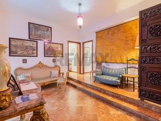 Appartamento in Vendita a Palermo, 930'000&euro;, 392 m²