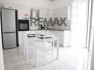 Trilocale in Affitto a Manfredonia, 600&euro;, 71 m²