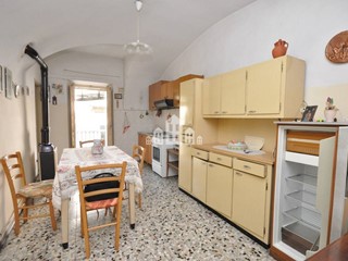 Quadrilocale in Vendita a Cuorgnè, 39'000&euro;, 90 m²