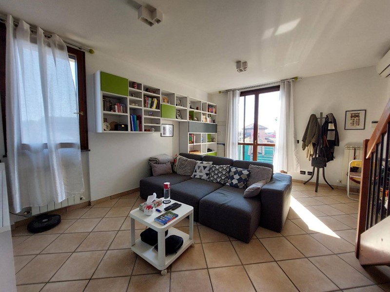 Trilocale in Vendita a Ferno, 188'000&euro;, 100 m²