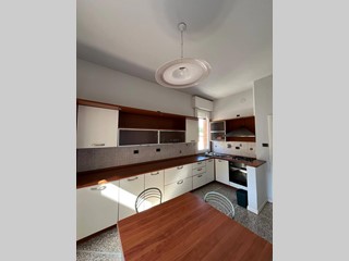 Trilocale in Vendita a Bologna, 243'000&euro;, 75 m²