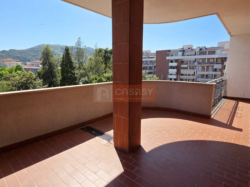 Trilocale in Vendita a Albenga, 220'000&euro;, 86 m², con Box