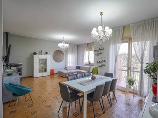 Quadrilocale in Vendita a Arcene, 185'000&euro;, 155 m²