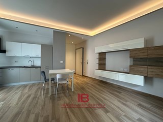 Trilocale in Vendita a Cuneo, 195'000&euro;, 75 m²