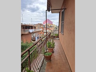 Trilocale in Vendita a Roma, 210'000&euro;, 100 m²