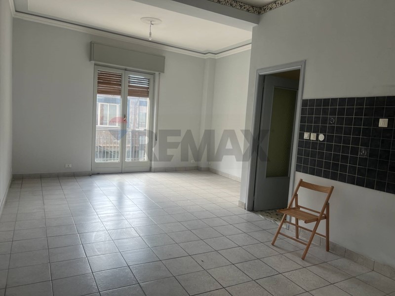 Appartamento in Vendita a Paternò, 100'000&euro;, 156 m²