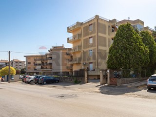 Appartamento in Vendita a Caltagirone, 129'000&euro;, 138 m²