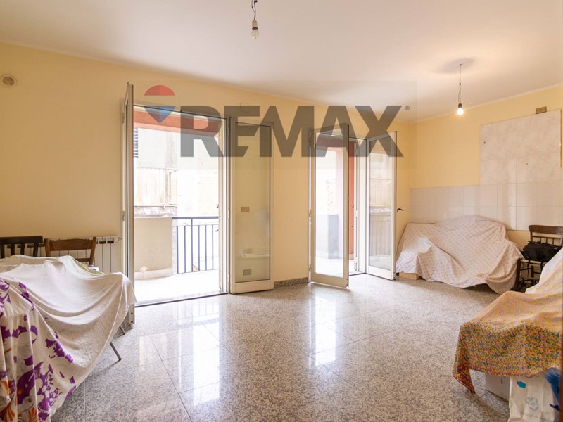 Appartamento in Vendita a Paternò, 110'000&euro;, 187 m²