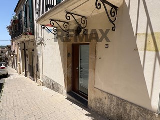 Trilocale in Vendita a Noto, 120'000&euro;, 86 m²