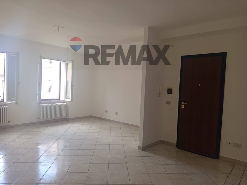 Quadrilocale in Vendita a Santa Maria Nuova, 80'000&euro;, 105 m²