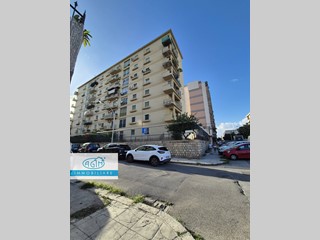 Appartamento in Vendita a Palermo, 168'000&euro;, 145 m²