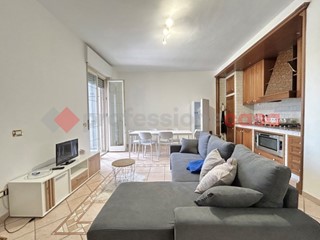 Trilocale in Vendita a Arona, 120'000&euro;, 94 m², arredato
