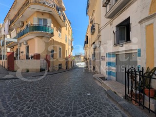 Bilocale in Vendita a Bacoli, 275'000&euro;, 60 m², arredato