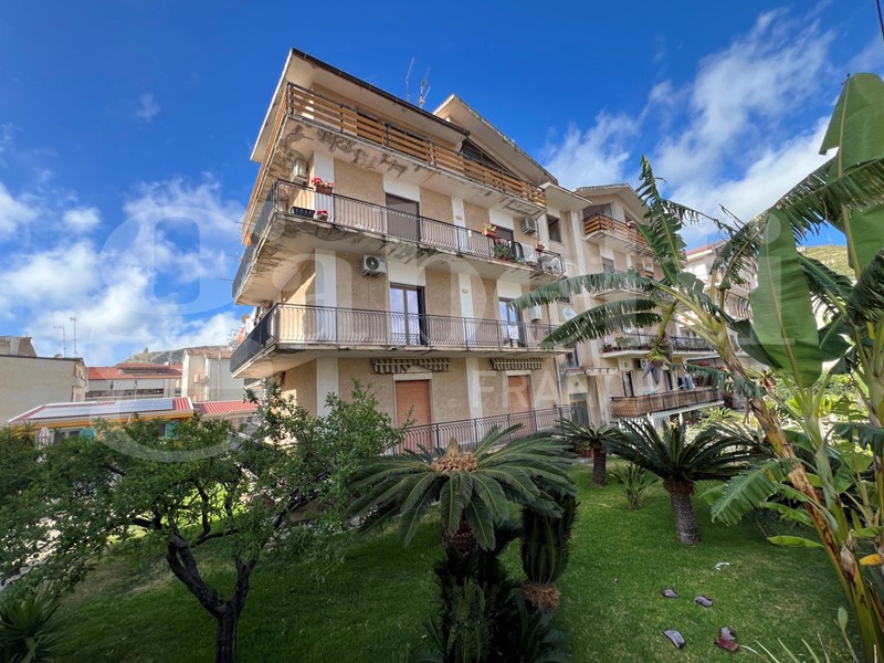 Trilocale in Vendita a Amantea, 135'000&euro;, 98 m², arredato