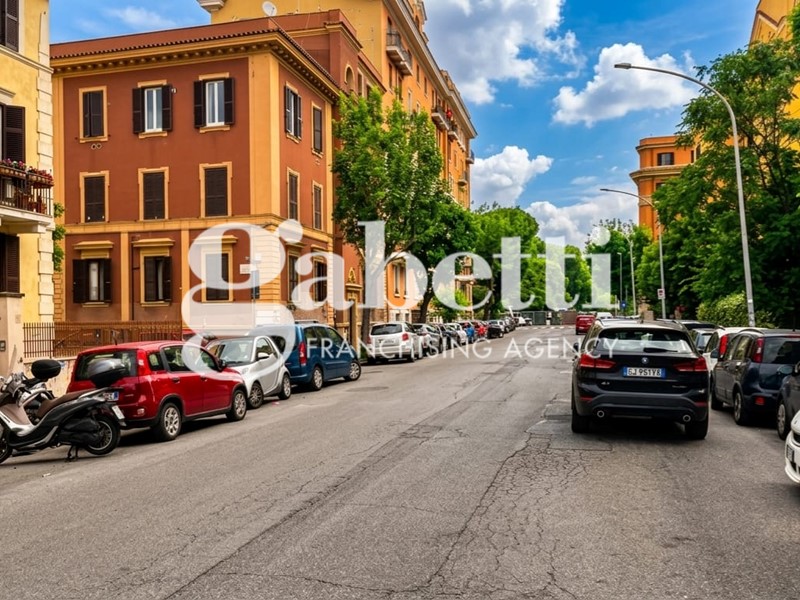 Bilocale in Vendita a Roma, 289'000&euro;, 67 m²