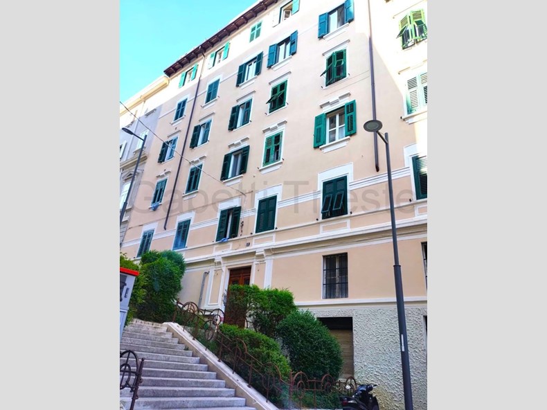 Bilocale in Vendita a Trieste, 95'000&euro;, 52 m²