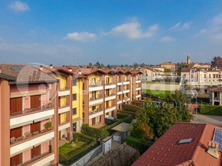 Monolocale in Vendita a Besana in Brianza, 70'000&euro;, 42 m², arredato, con Box