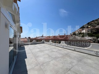 Attico in Vendita a Amantea, 480'000&euro;, 188 m², arredato